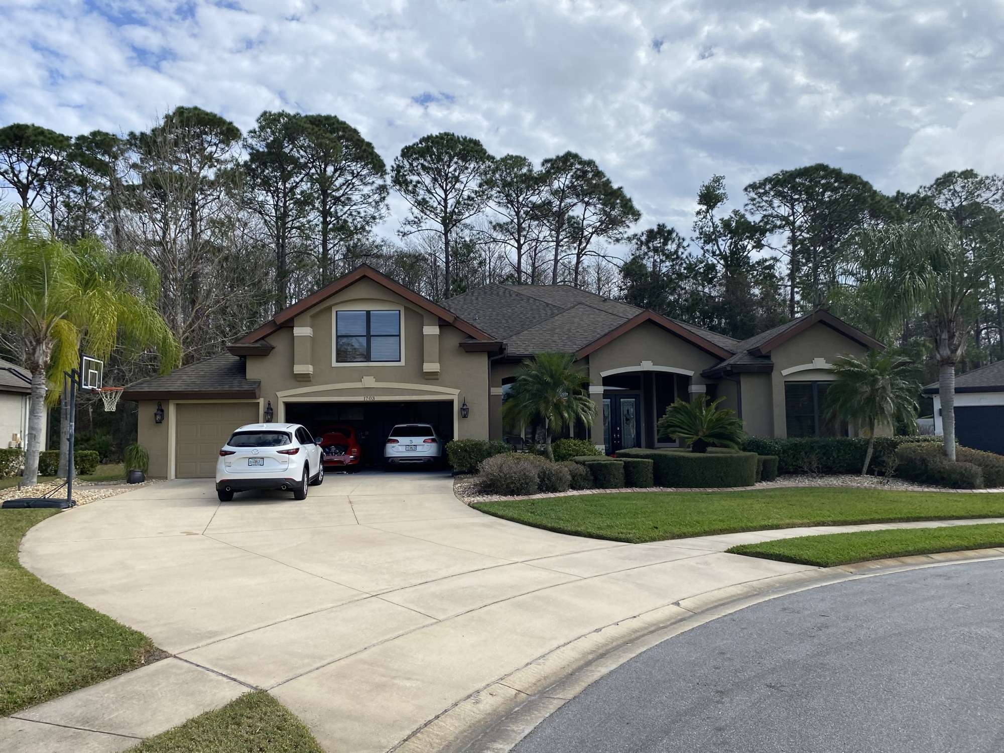 Professional painter providing home painting services in Holly Hill, FL