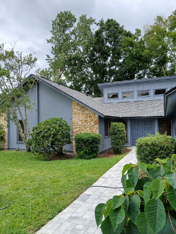 A Classic Touch Painting crew working on Volusia County, FL project